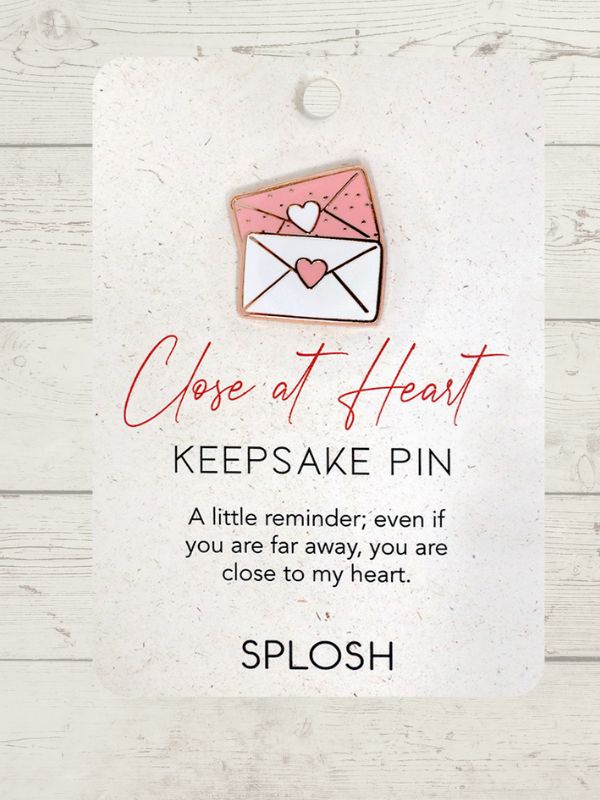 Keepsake pin - Close at heart