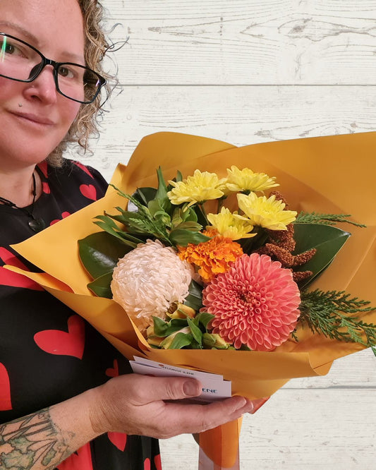 Seasonal Posy - range of colour options